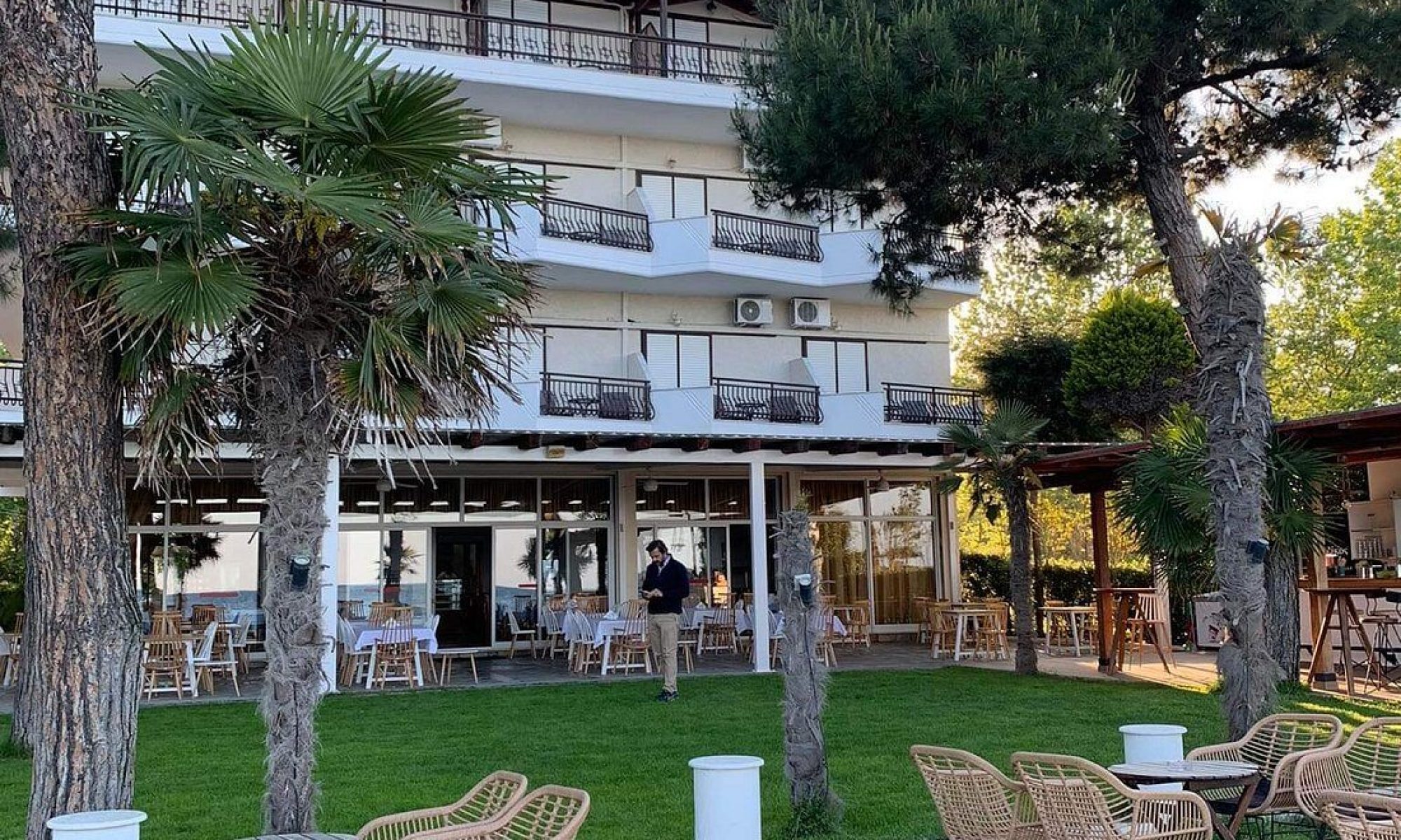 OCEANA Beach Hotel