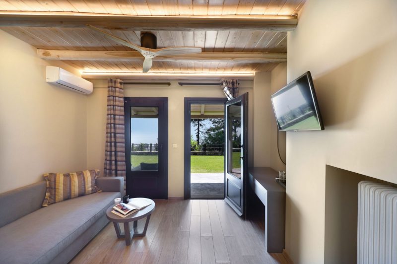 Deluxe Family Room