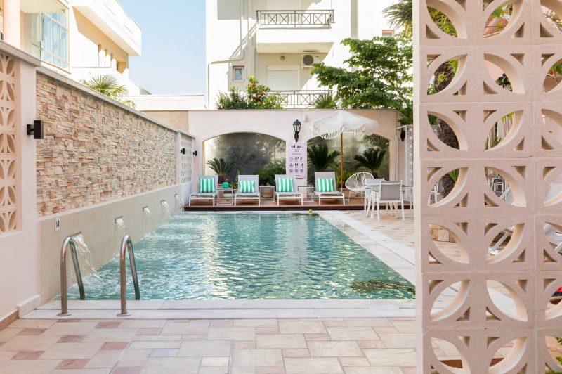 Ground Floor Poolside Apartment