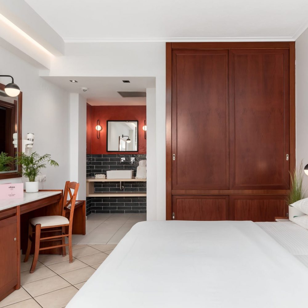 Ground Floor Poolside Apartment
